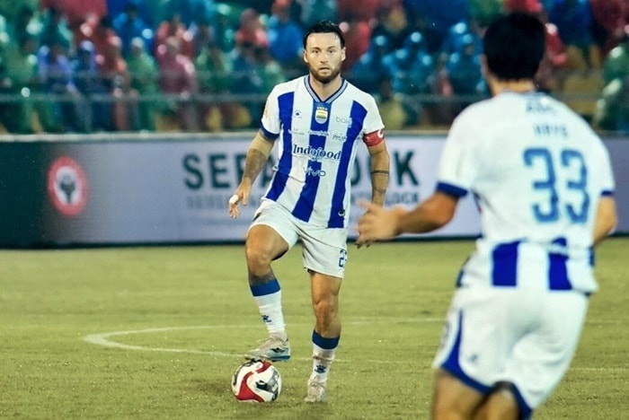 Persib Bandung Kian Kokoh di Puncak, Ramon Tanque Borong Dua Gol di Padang